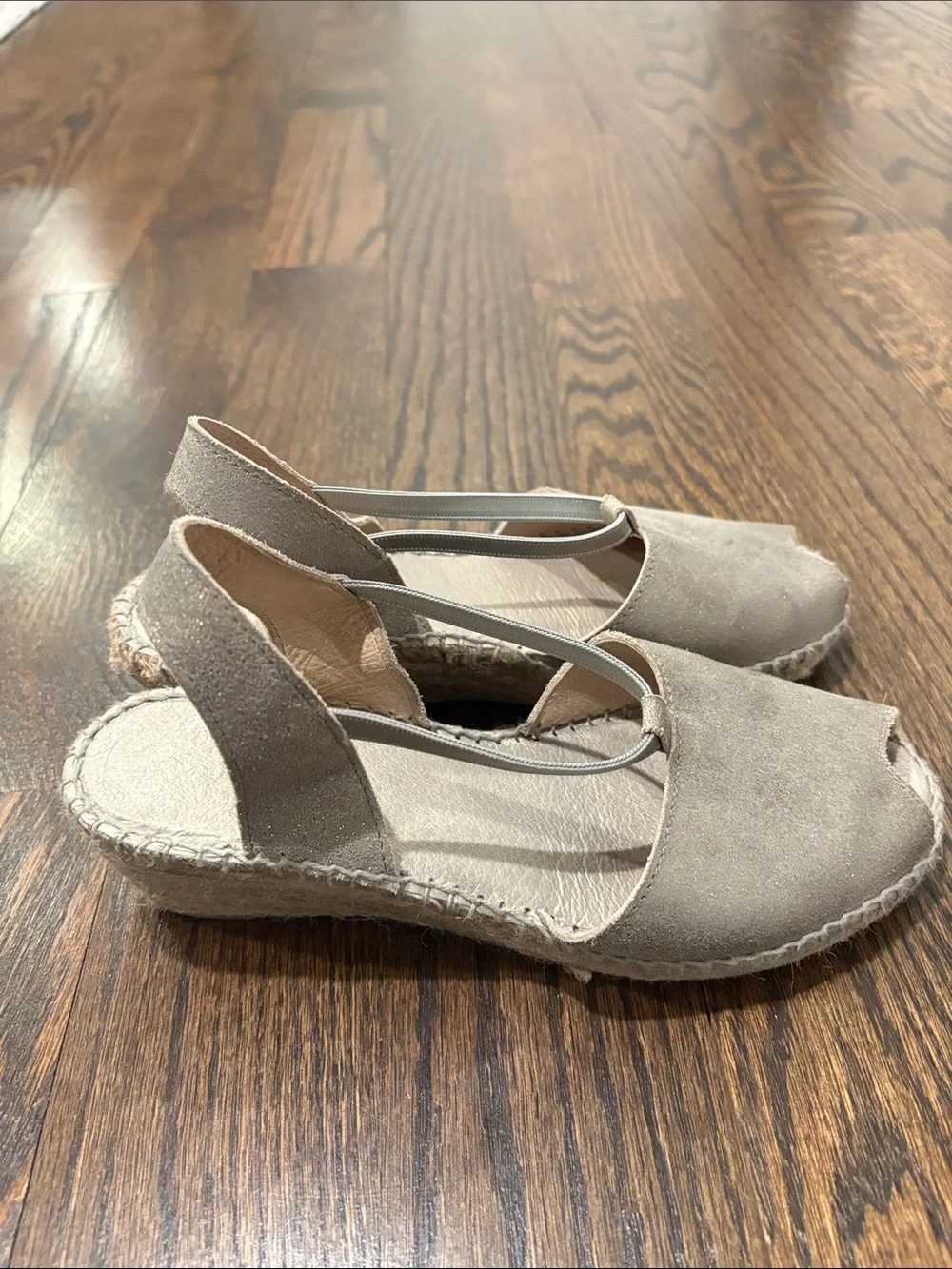 Andre Assous comfortable silver